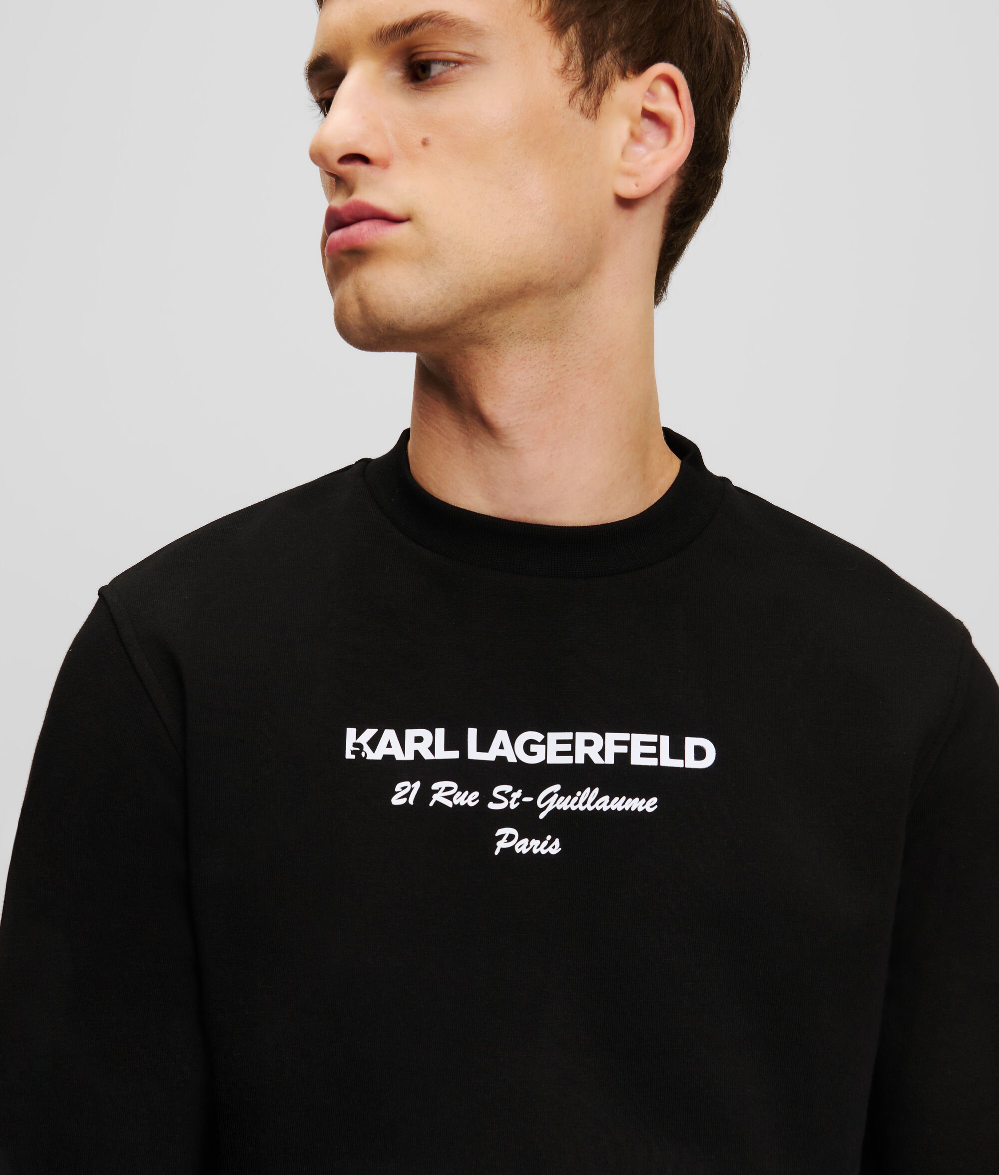 (image for) Distinctive Embossed Sweatshirt